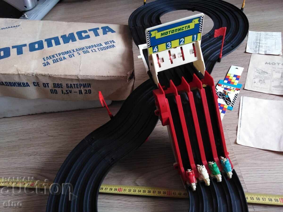 1989. JUCĂRIE BULGĂREASCĂ SOCIALISTĂ - MOTOCICLIST, "FMI-SILISTRA" cu preț € 13.00 | 25.43 BGN 1989. JUCĂRIE BULGĂREASCĂ SOCIALISTĂ - MOTOCICLIST, "FMI-SILISTRA" cu preț € 13.00 | 25.43 BGN