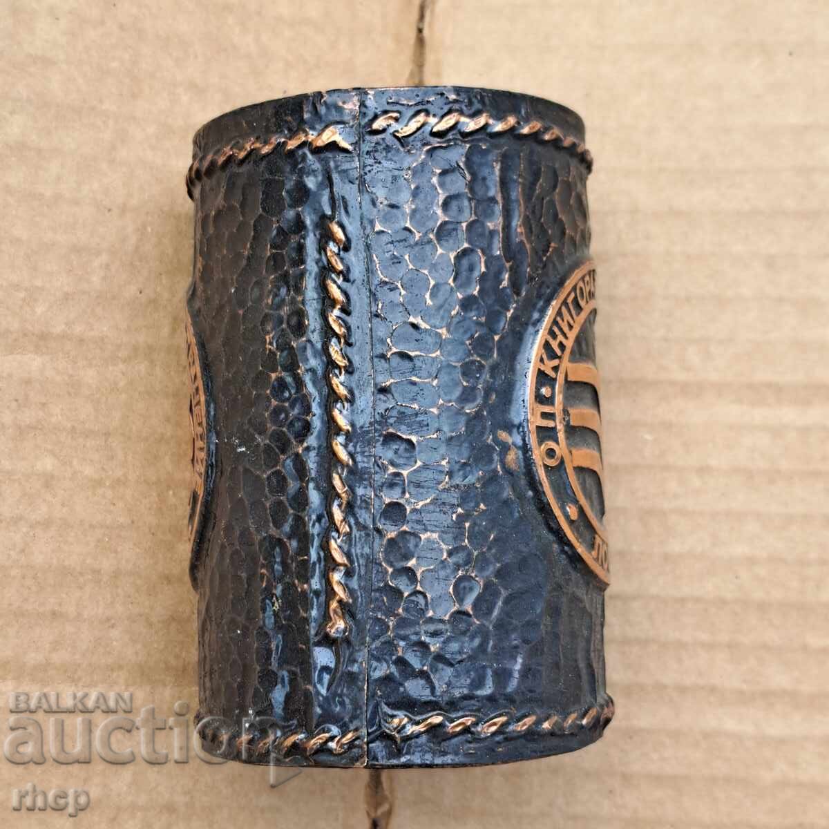 Ловеч Книгоразпространение стара чаша за моливи с цена € 1.40 | 2.74 лв.