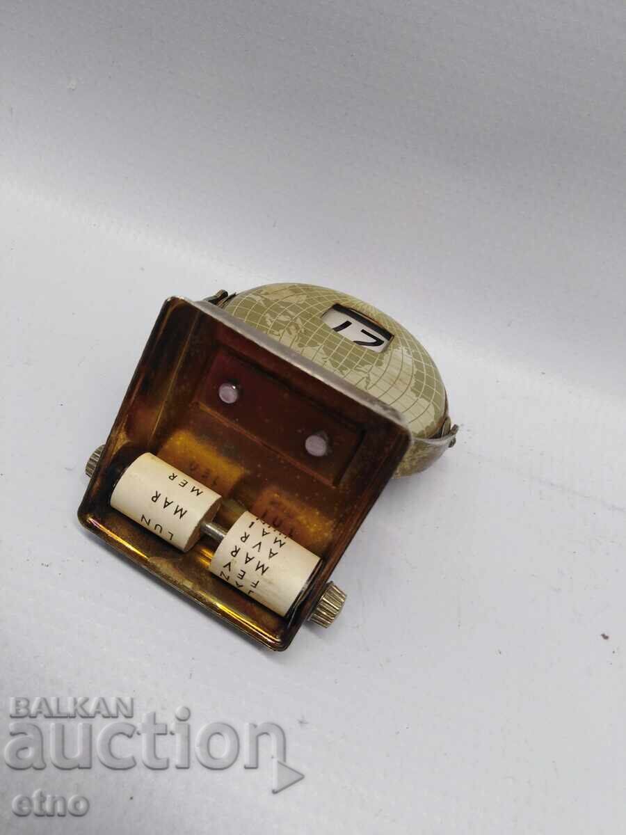 Доставка на СТАР НАСТОЛЕН КАЛЕНДАР,ДАТНИК