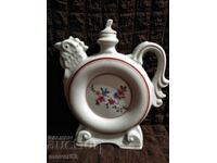 Πορσελάνινο κανάτι. Μπουκαλάκι. 1951 έτος