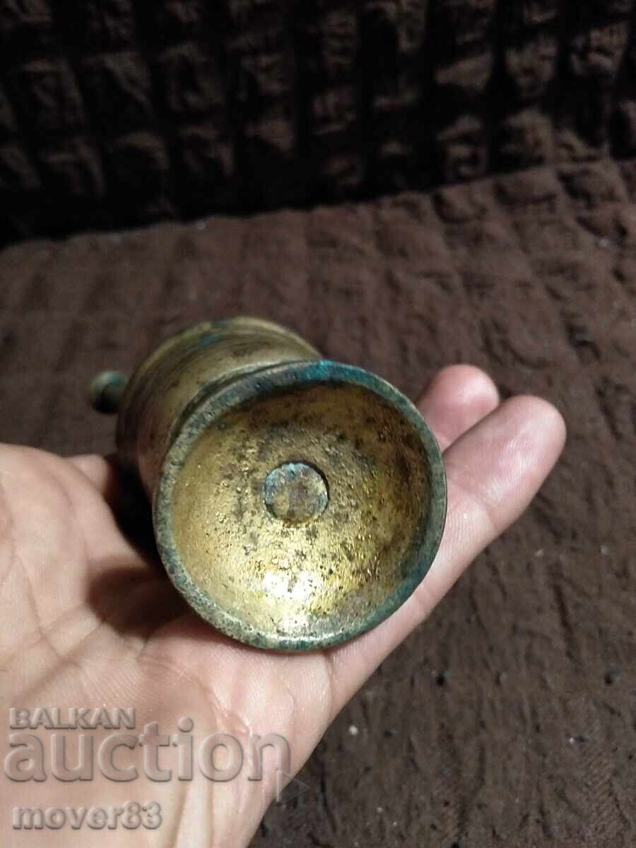 Auction  Small mortar and pestle. Brass