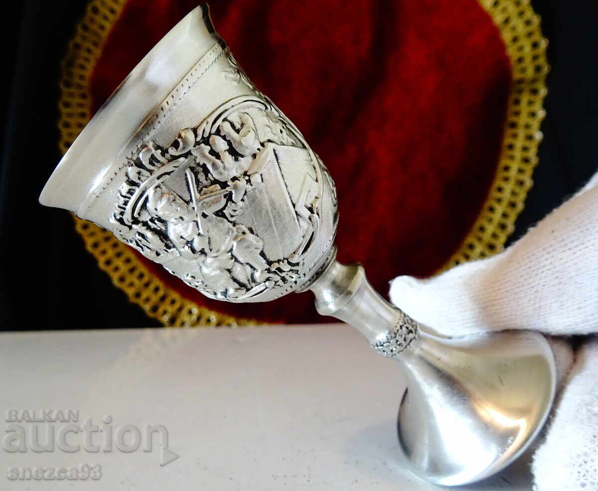 Аукцион Калаена чаша с картина Цигулар на покрива,Anatevka. Аукцион Калаена чаша с картина Цигулар на покрива,Anatevka.