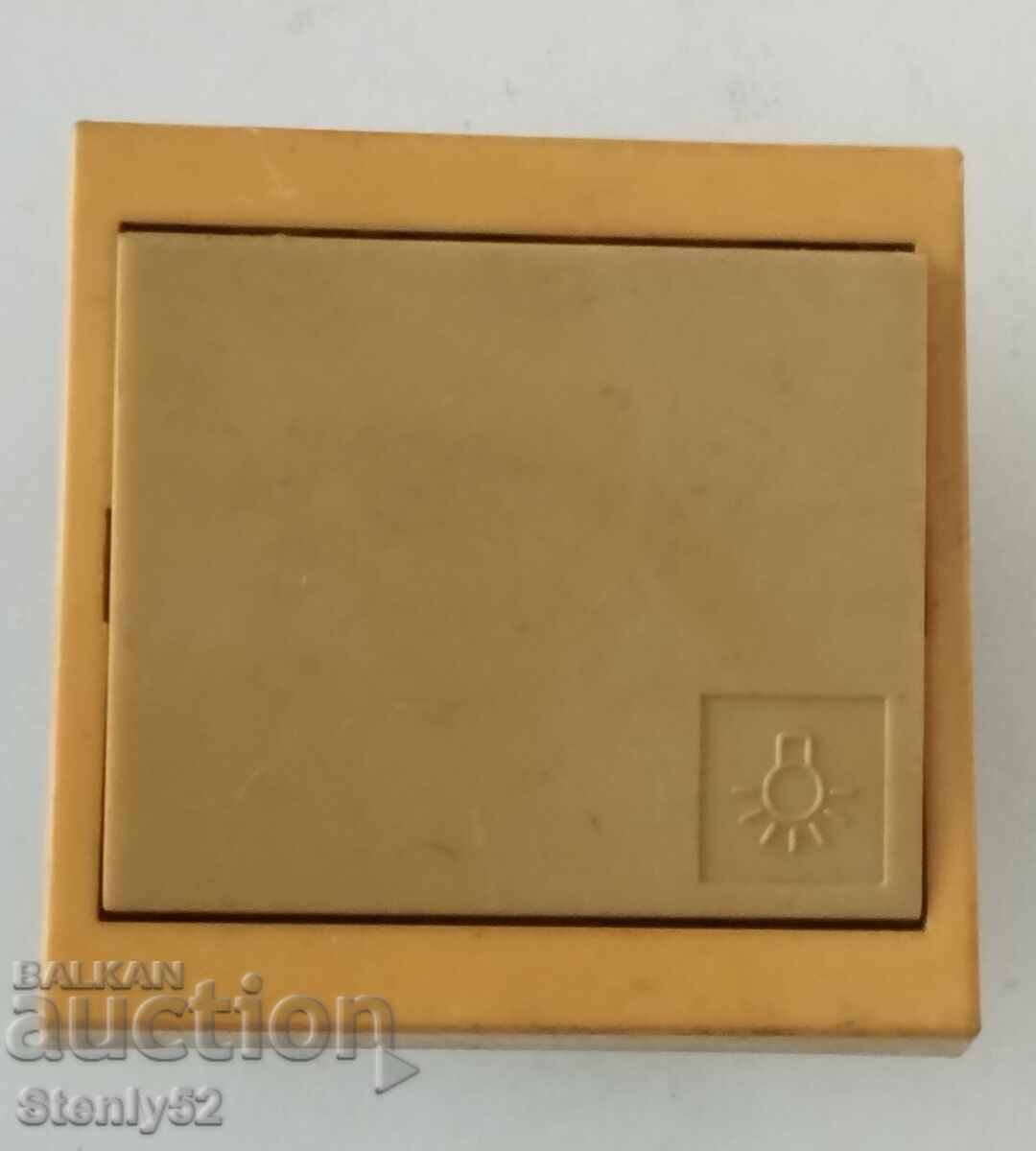 Ел.ключ за стълбищен автомат за осветление.