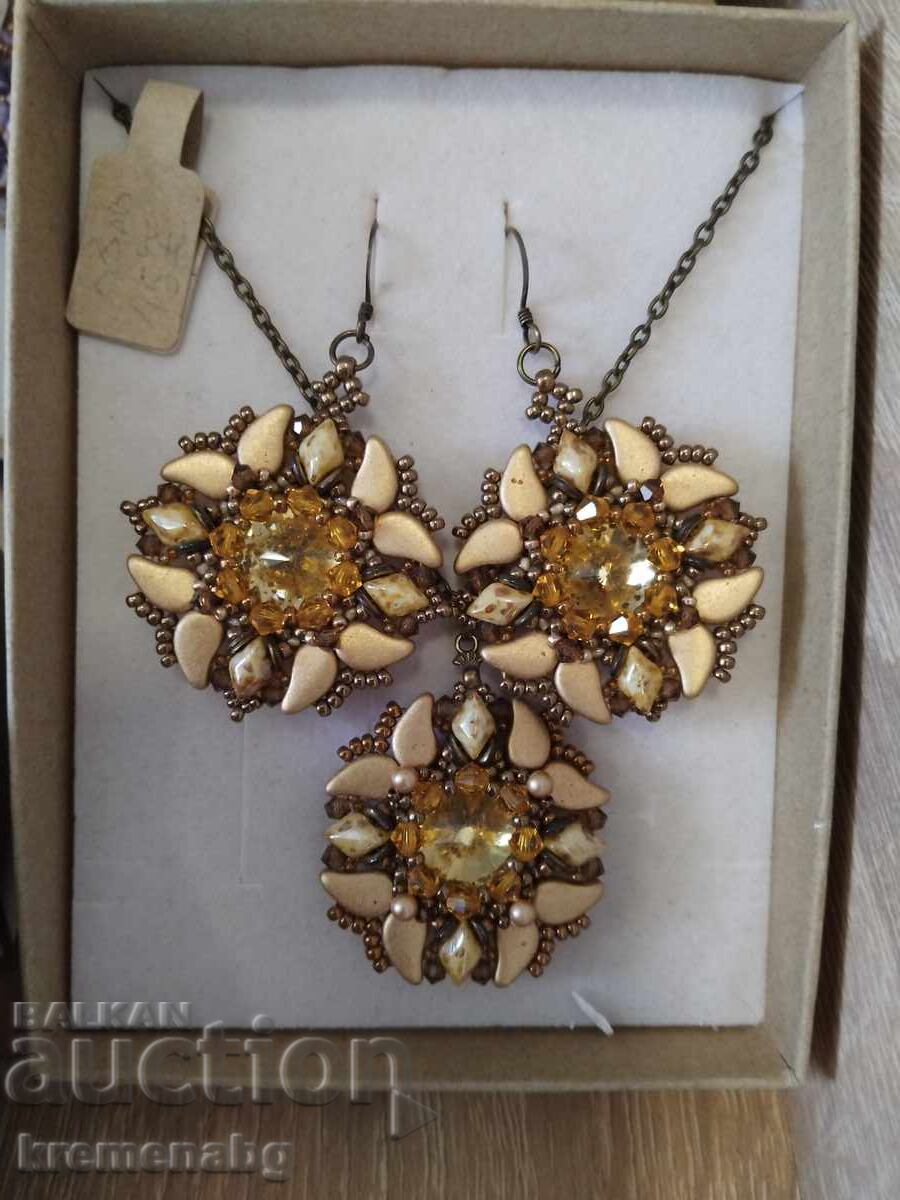 Колие и обици ръчна изработка