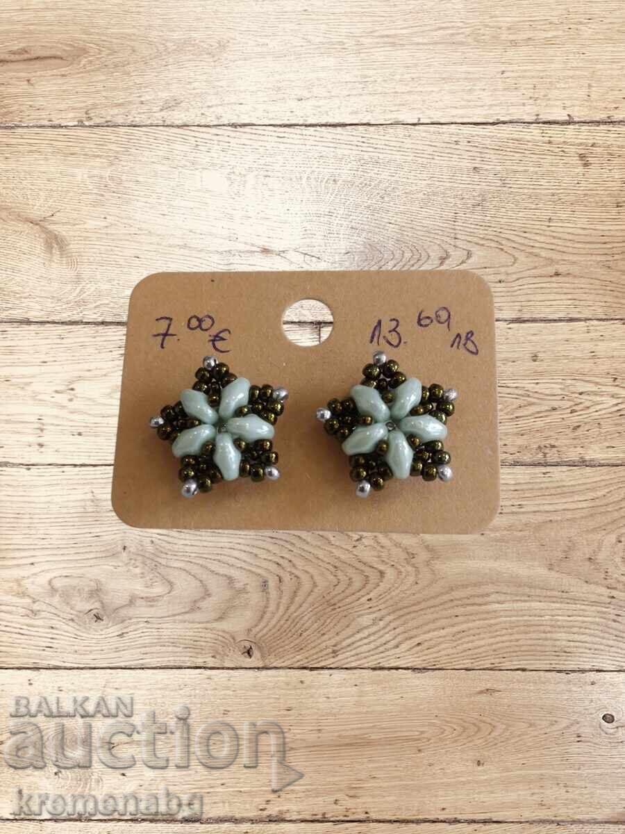 Cercei lucrați manual