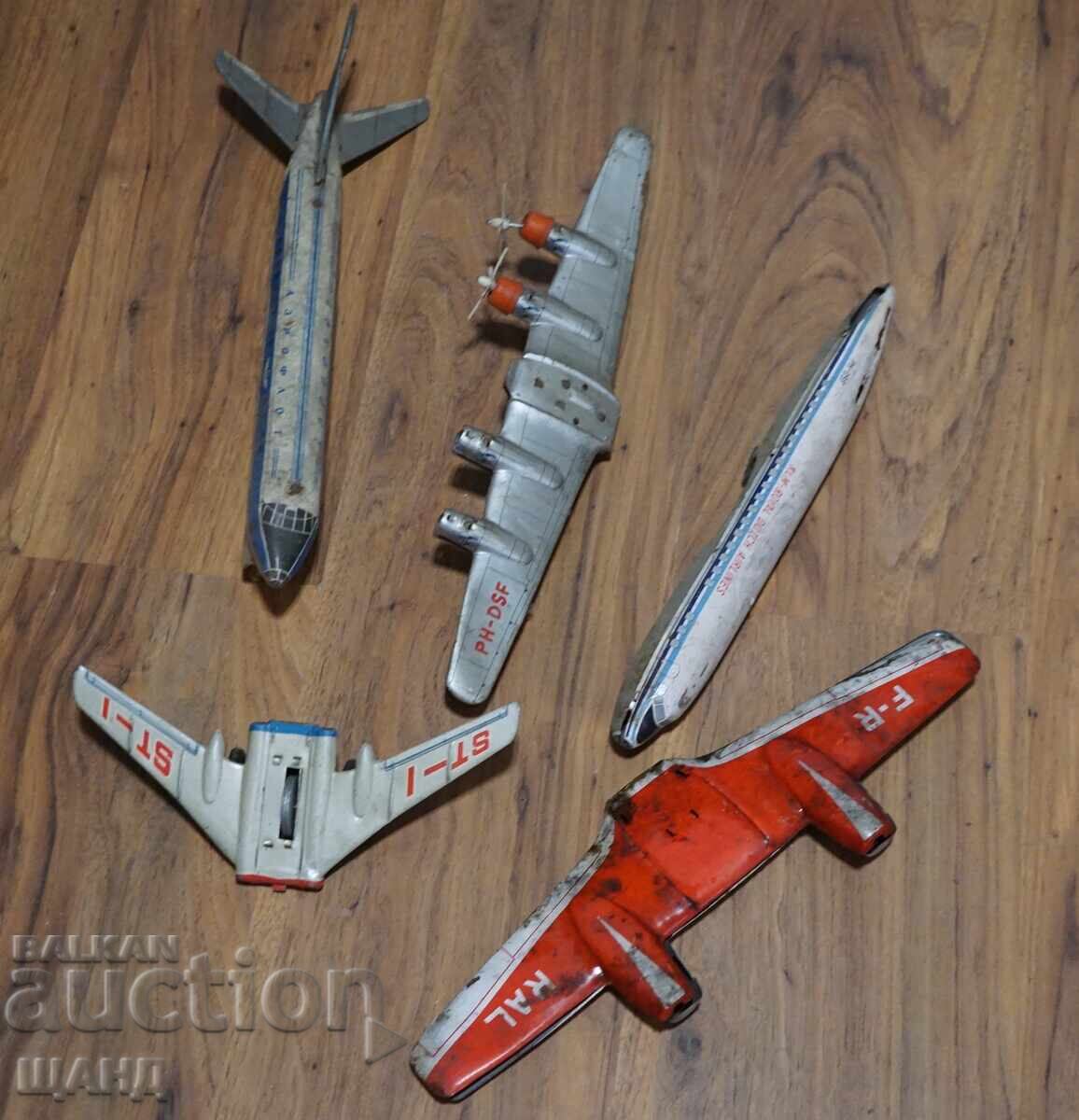 LOT DE JUCĂRII VECHI DIN METAL PENTRU PIESE AVION, ARIPI