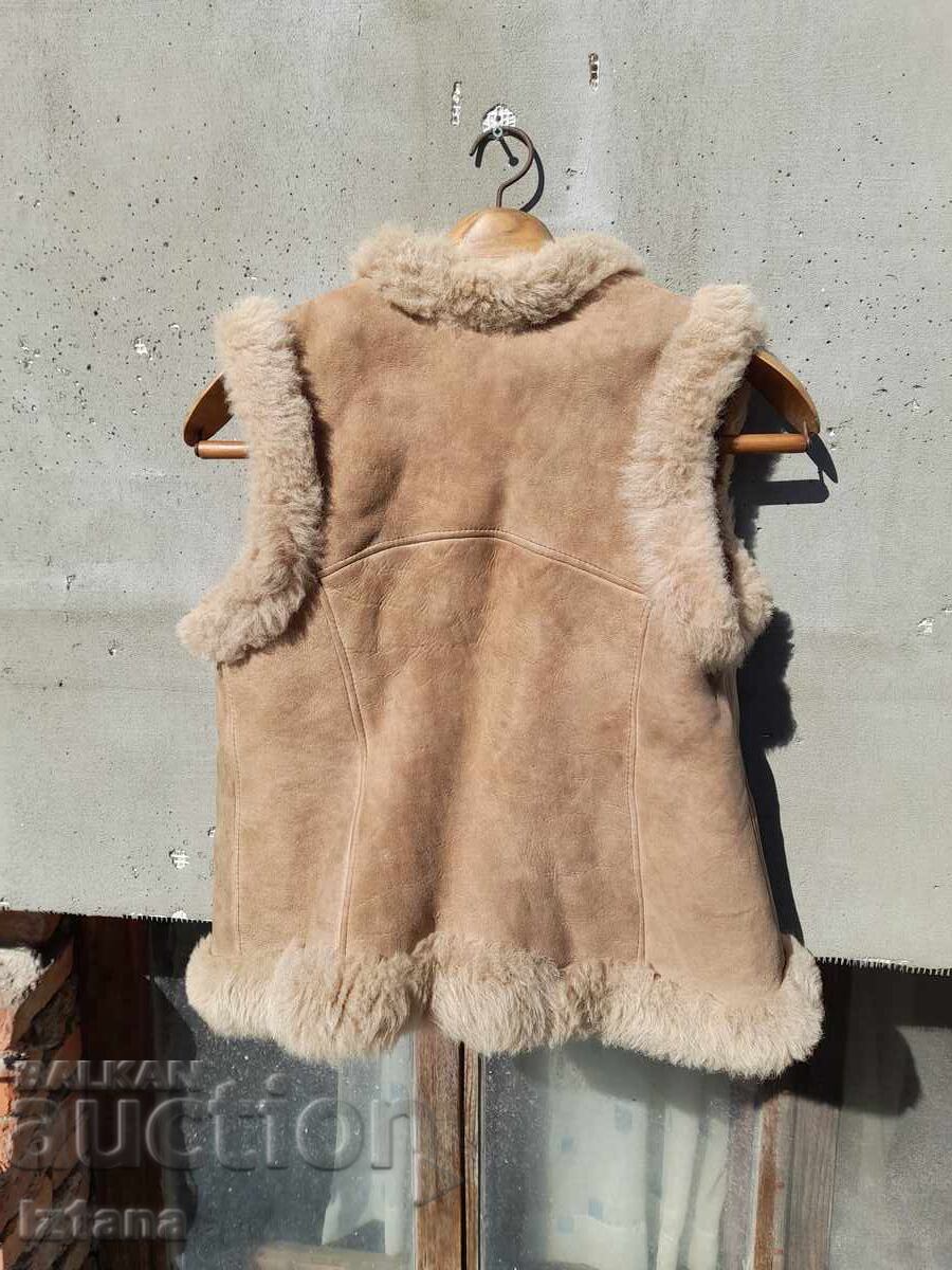 Livrarea Vestă damă din piele naturală, second-hand Livrarea Vestă damă din piele naturală, second-hand