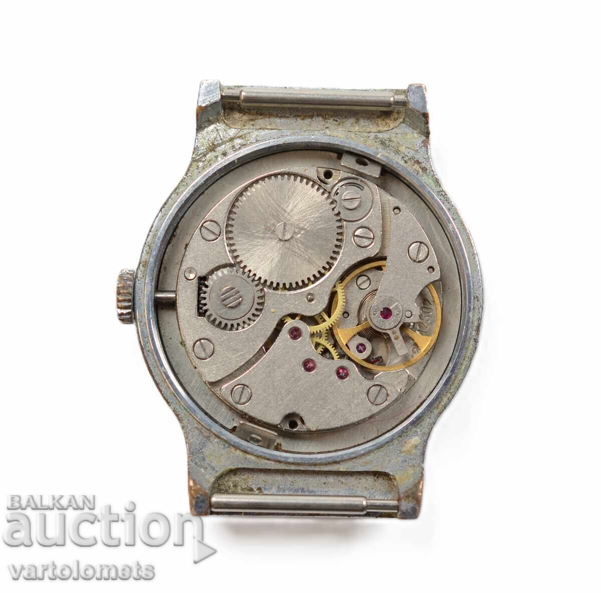 VICTORY USSR men's watch - not working with price € 5.00 | 9.78 BGN