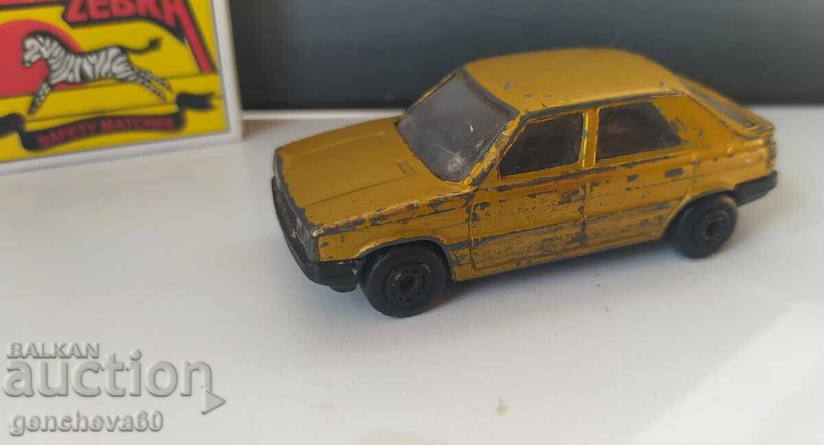 Licitație MATCHBOX 1985g RENALLT 11 BULGARIA Licitație MATCHBOX 1985g RENALLT 11 BULGARIA