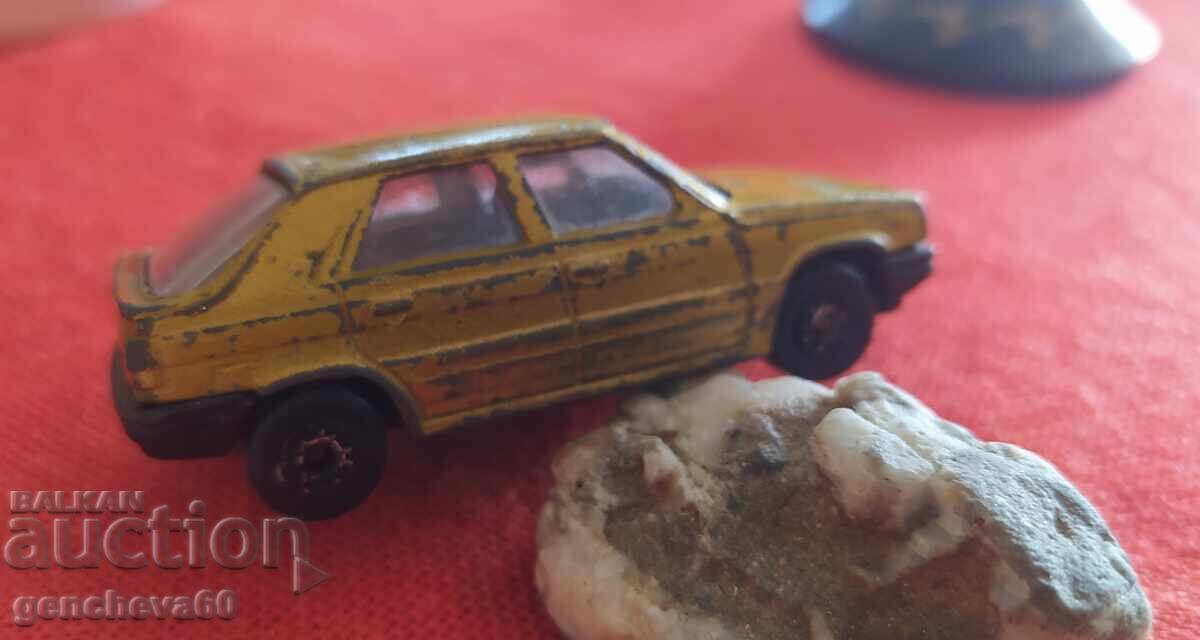 MATCHBOX 1985g RENALLT 11 BULGARIA MATCHBOX 1985g RENALLT 11 BULGARIA