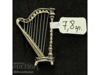 Μινιατούρα ασημένιο ειδώλιο σε σχήμα άρπας