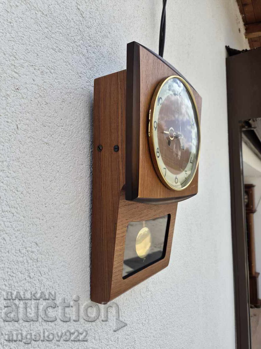 Немски стенен часовник FRANZ HERMLE РАБОТЕЩ - 5 Немски стенен часовник FRANZ HERMLE РАБОТЕЩ - 5