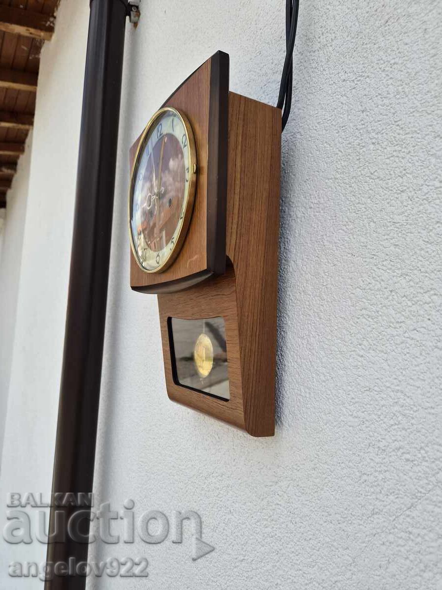 Немски стенен часовник FRANZ HERMLE РАБОТЕЩ - 6 Немски стенен часовник FRANZ HERMLE РАБОТЕЩ - 6