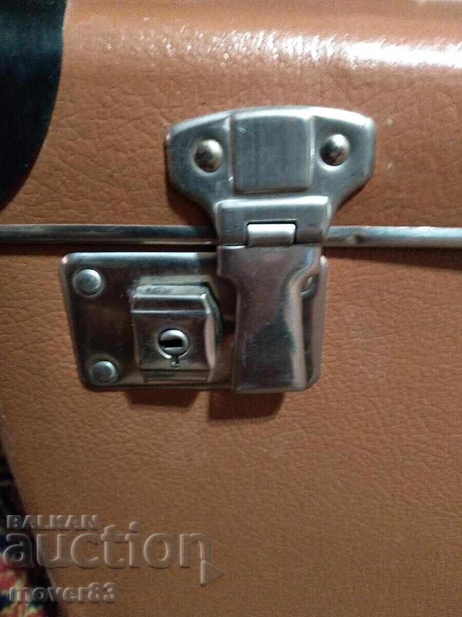 Стара кутия за газов котлон. с цена € 1.99 | 3.89 лв. Стара кутия за газов котлон. с цена € 1.99 | 3.89 лв.