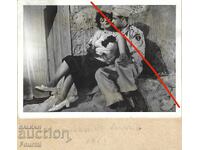 ΠΑΛΙΑ ΦΩΤΟΓΡΑΦΙΑ ΑΜΕΡΙΚΑΝΟΥ ΣΤΡΑΤΙΩΤΗ ΜΕ ΔΡΟΜΙΤΙΣΣΑ ΤΟ 1953