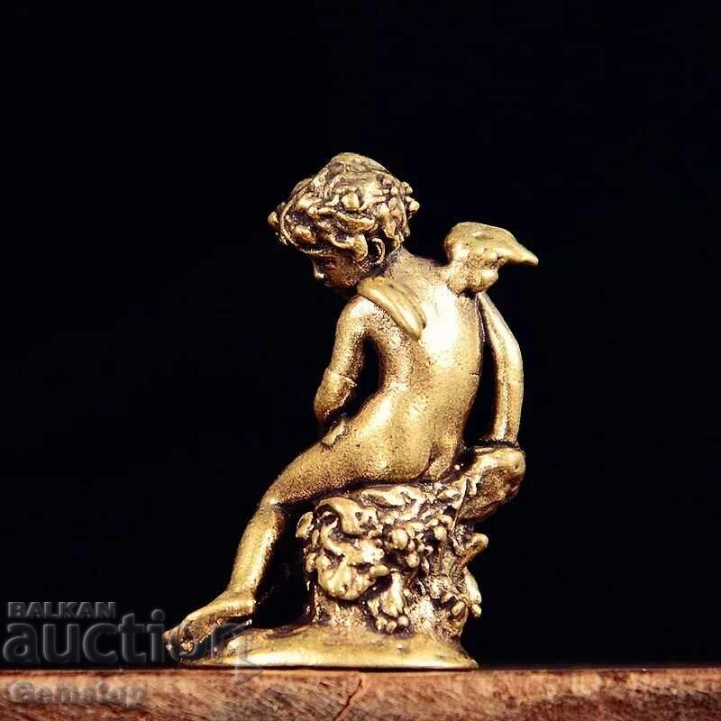Licitație BZC! 28 gr figurină stilizată din bronz înger din sec. I!