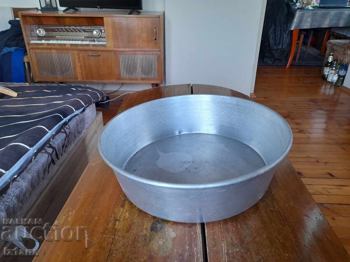 Παλιός δίσκος αλουμινίου, κατσαρόλα με τιμή € 37.00 | 72.37 BGN