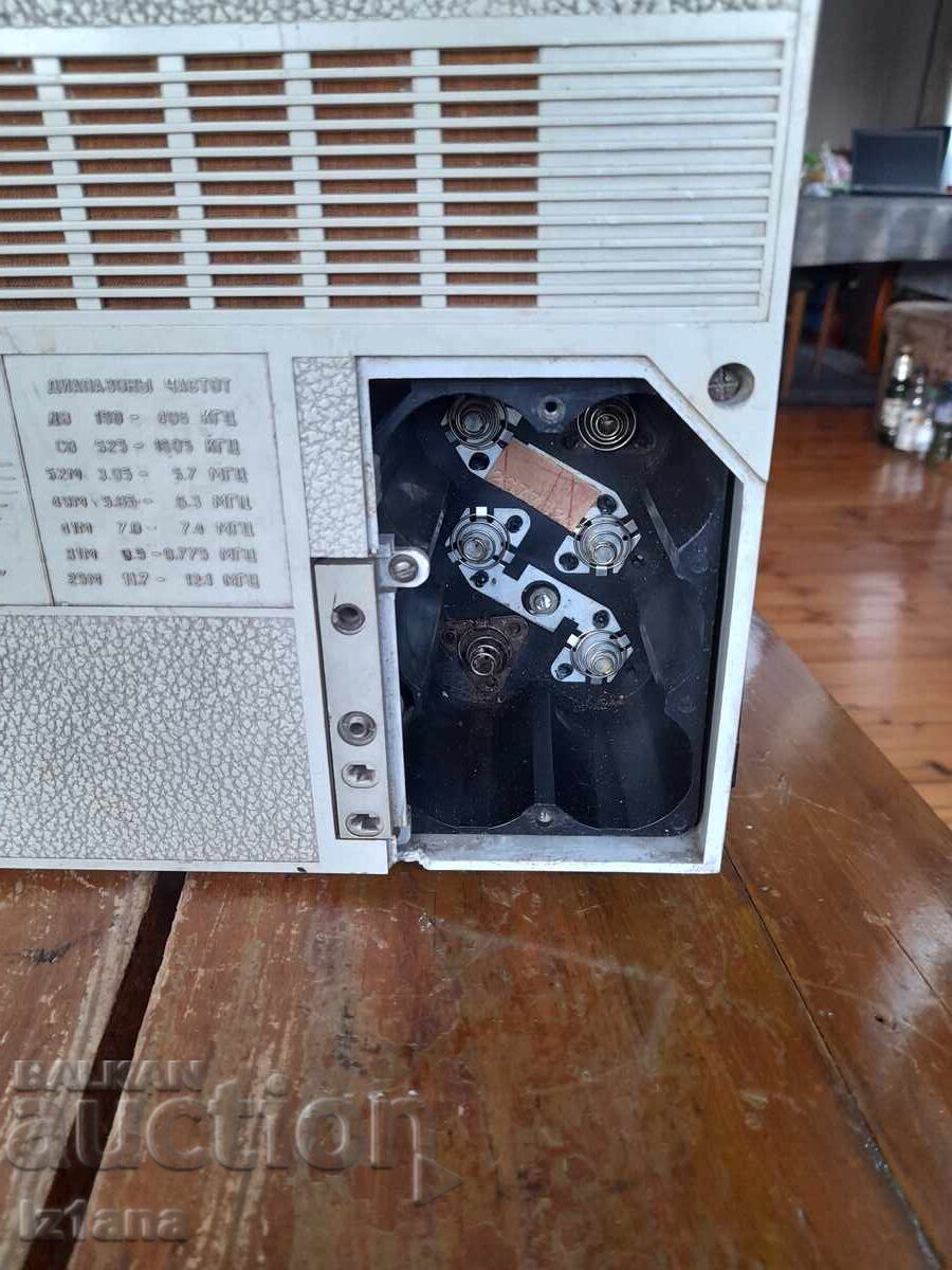 Old VEF radio, VEF 201 - 7