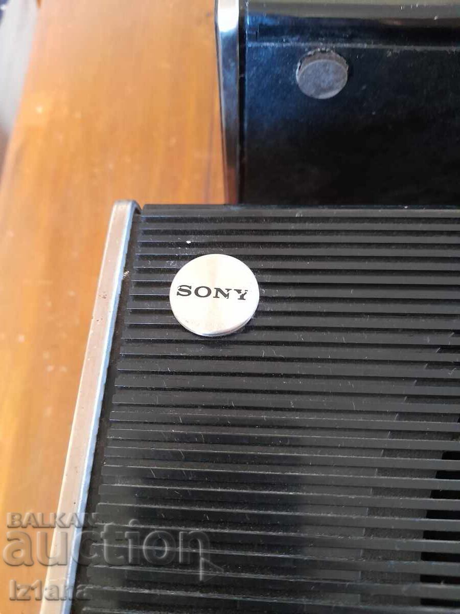 Old Sony speakers with price € 160.00 | 312.93 BGN Old Sony speakers with price € 160.00 | 312.93 BGN