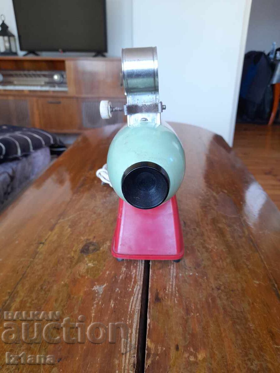 Aparat de proiecție vechi Pioneer 2 cu preț € 37.00 | 72.37 BGN