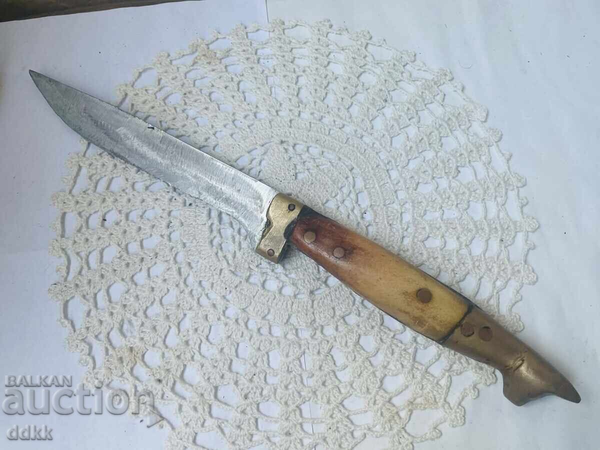 Όμορφο ατσάλινο μαχαίρι με ορείχαλκο και κεφάλι σκύλου με τιμή € 40.00 | 78.23 BGN Όμορφο ατσάλινο μαχαίρι με ορείχαλκο και κεφάλι σκύλου με τιμή € 40.00 | 78.23 BGN