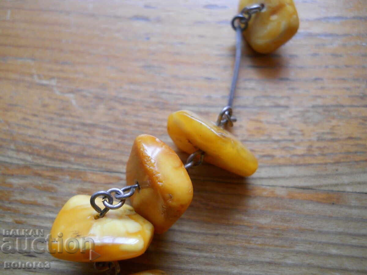 Δημοπρασία Αρχαίο ασημένιο κολιέ με μενταγιόν από κεχριμπάρι Βαλτικής Δημοπρασία Αρχαίο ασημένιο κολιέ με μενταγιόν από κεχριμπάρι Βαλτικής