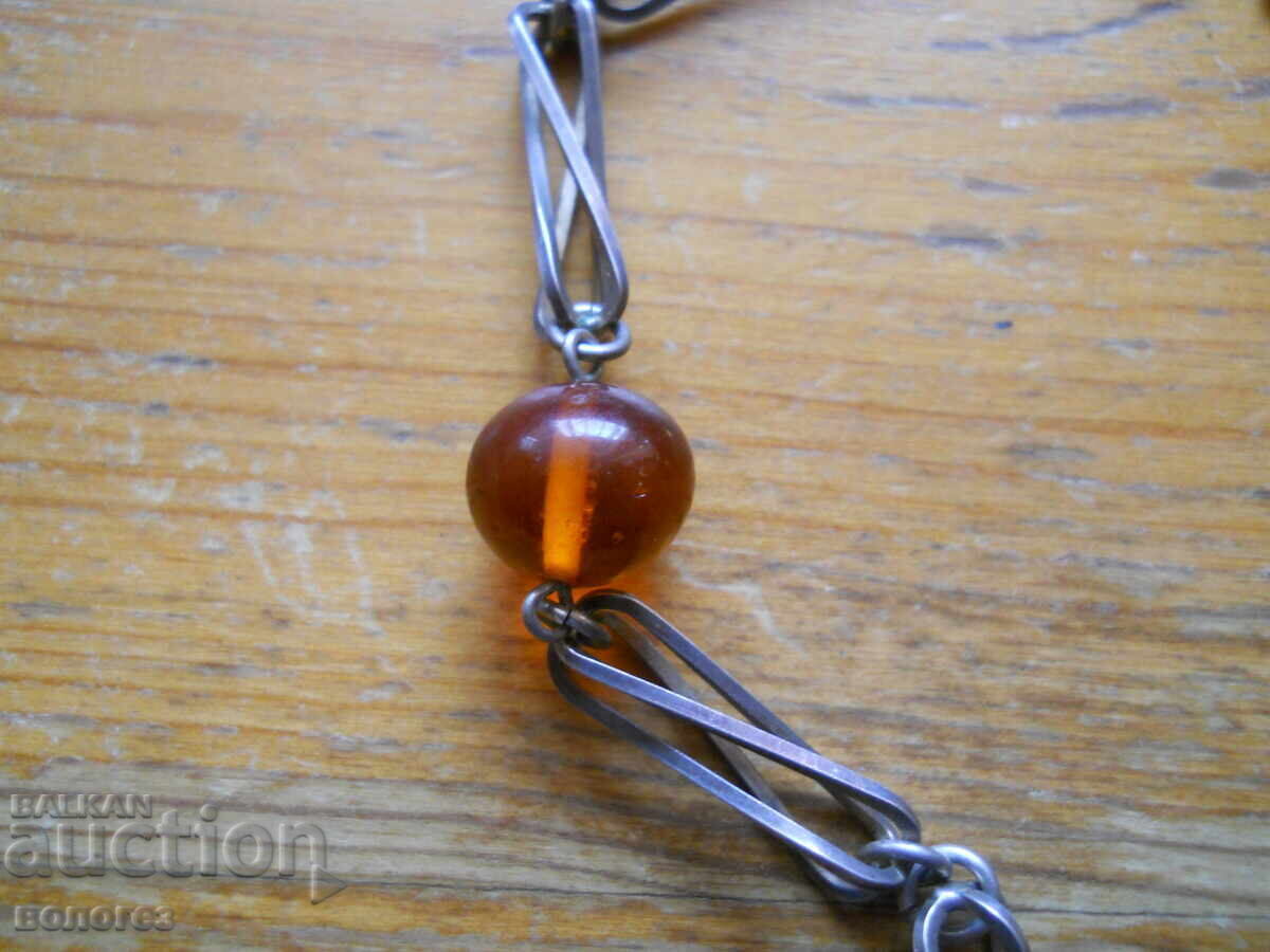 Αρχαίο ασημένιο κολιέ με μενταγιόν από κεχριμπάρι Βαλτικής με τιμή € 107.70 | 210.64 BGN Αρχαίο ασημένιο κολιέ με μενταγιόν από κεχριμπάρι Βαλτικής με τιμή € 107.70 | 210.64 BGN