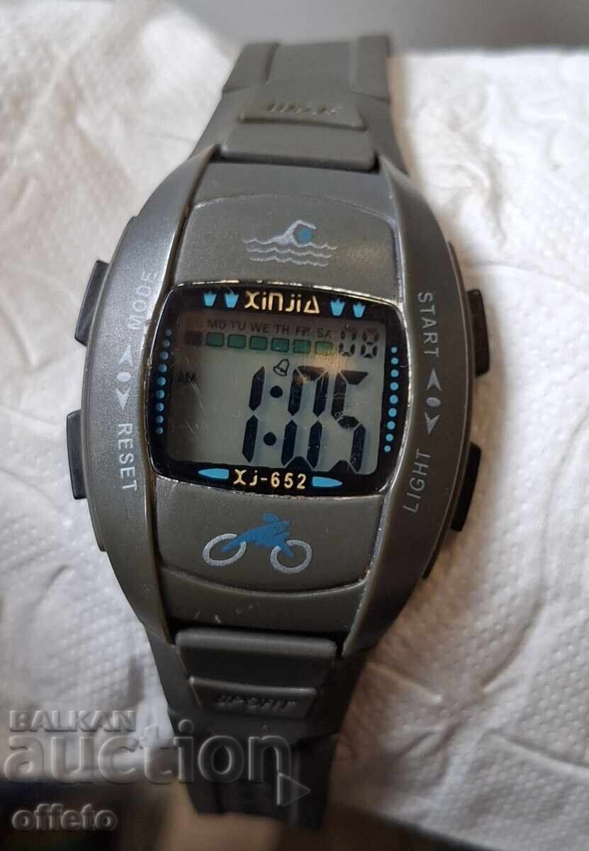 Auction  CLOCK IS RUNNING