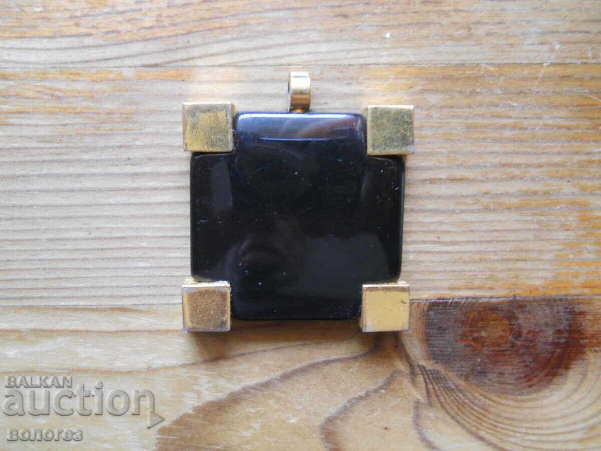 Παράδοση Vintage μενταγιόν "Givenchy"