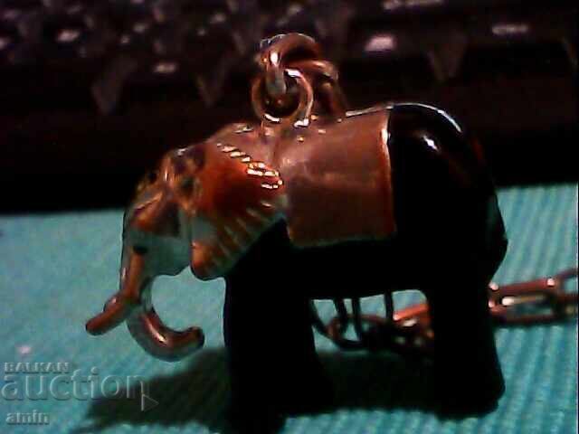 Licitație Colier elefant din piatră 45g