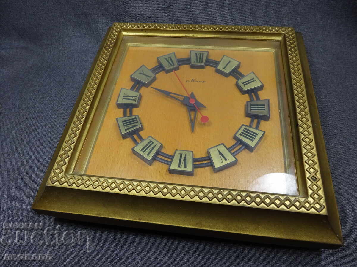 Ceas de perete electromechanical retro BZC STAR MAYAK cu preț € 5.50 | 10.76 BGN Ceas de perete electromechanical retro BZC STAR MAYAK cu preț € 5.50 | 10.76 BGN