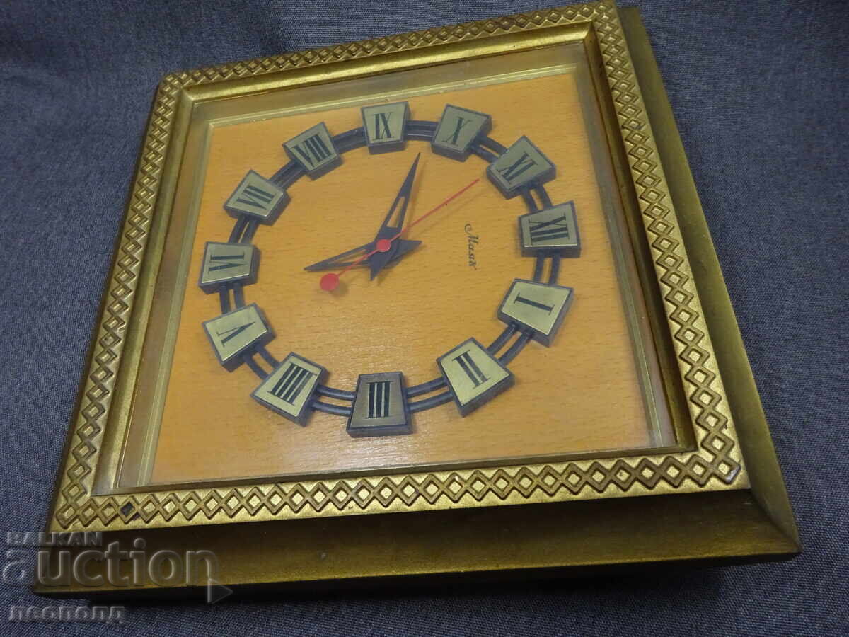 Licitație Ceas de perete electromechanical retro BZC STAR MAYAK Licitație Ceas de perete electromechanical retro BZC STAR MAYAK