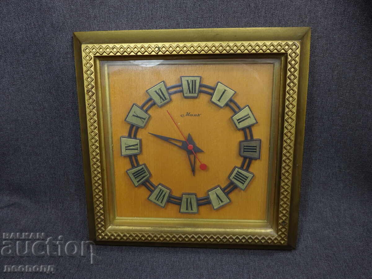 Ceas de perete electromechanical retro BZC STAR MAYAK Ceas de perete electromechanical retro BZC STAR MAYAK