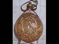 Σκαλιστός μπάκλικας από καρυδιά, κουβά, ξύλινος