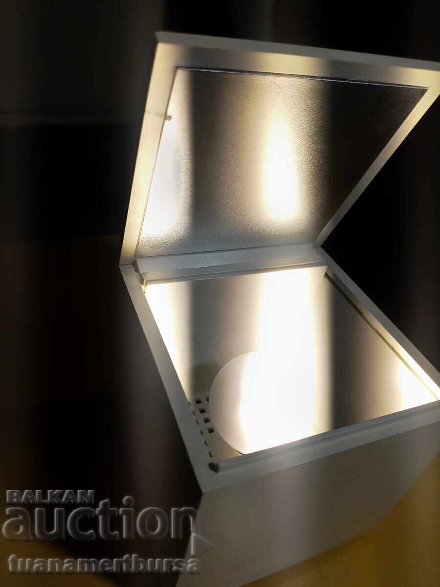 Livrarea Lampă de masă