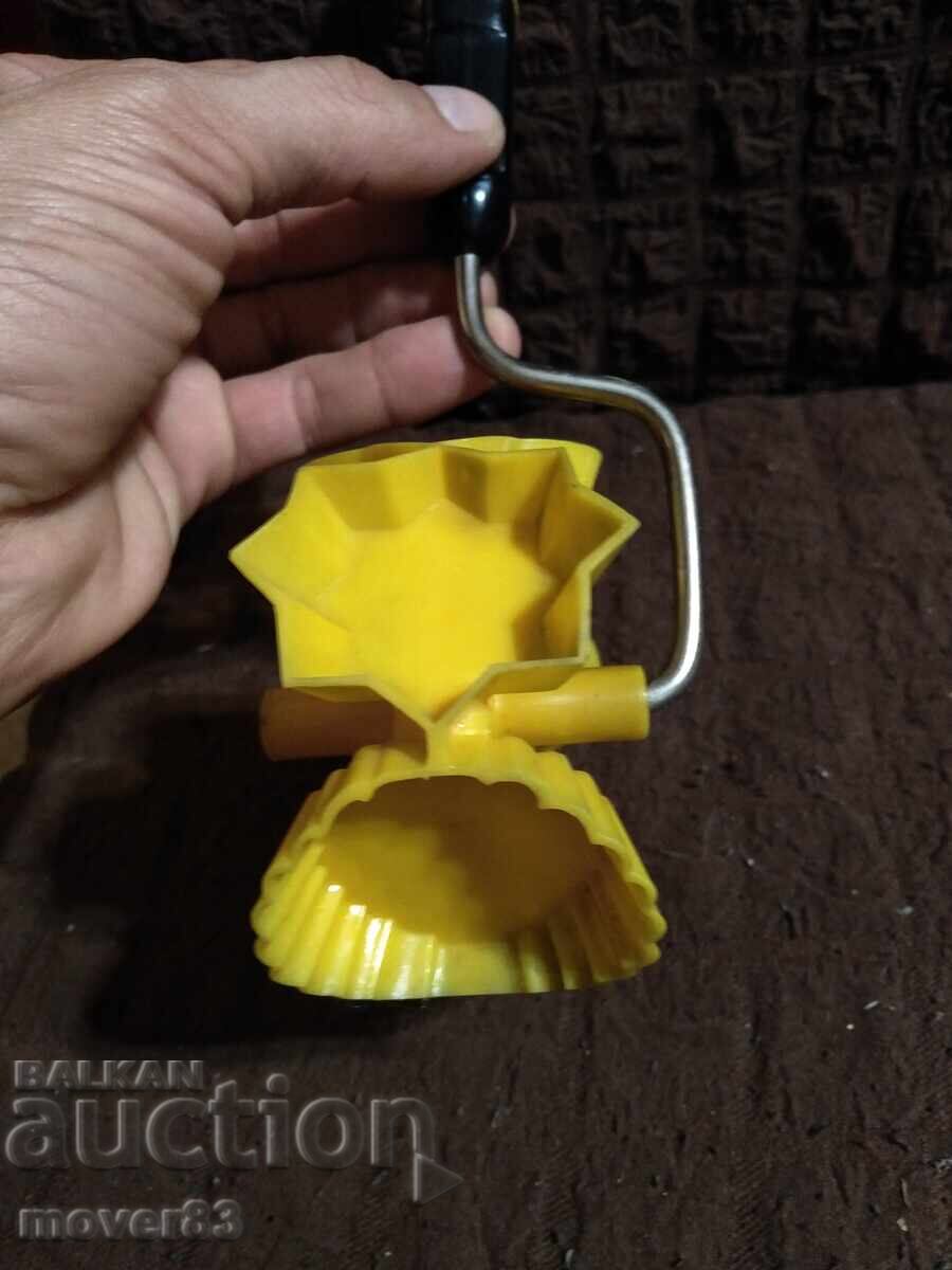 Аукцион Соц. Стар уред за дребни сладки