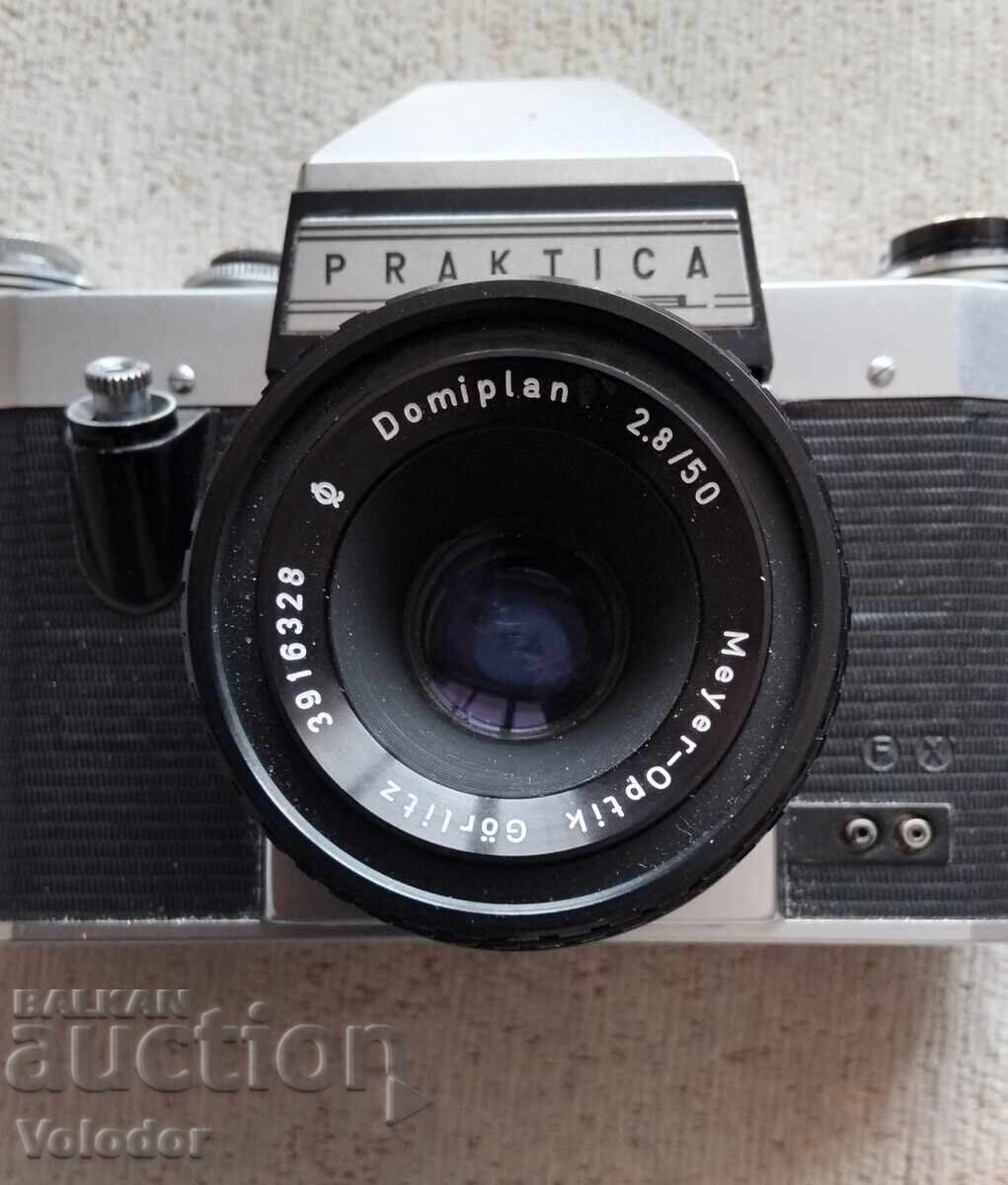 Veche cameră germană "Practica"