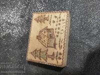 Игра със змии в дървена кутия