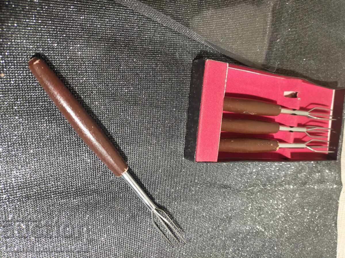 Licitație set de tacâmuri