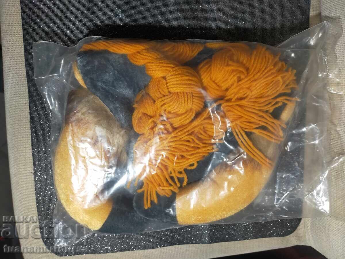 шапка перука с цена € 10.00 | 19.56 лв.