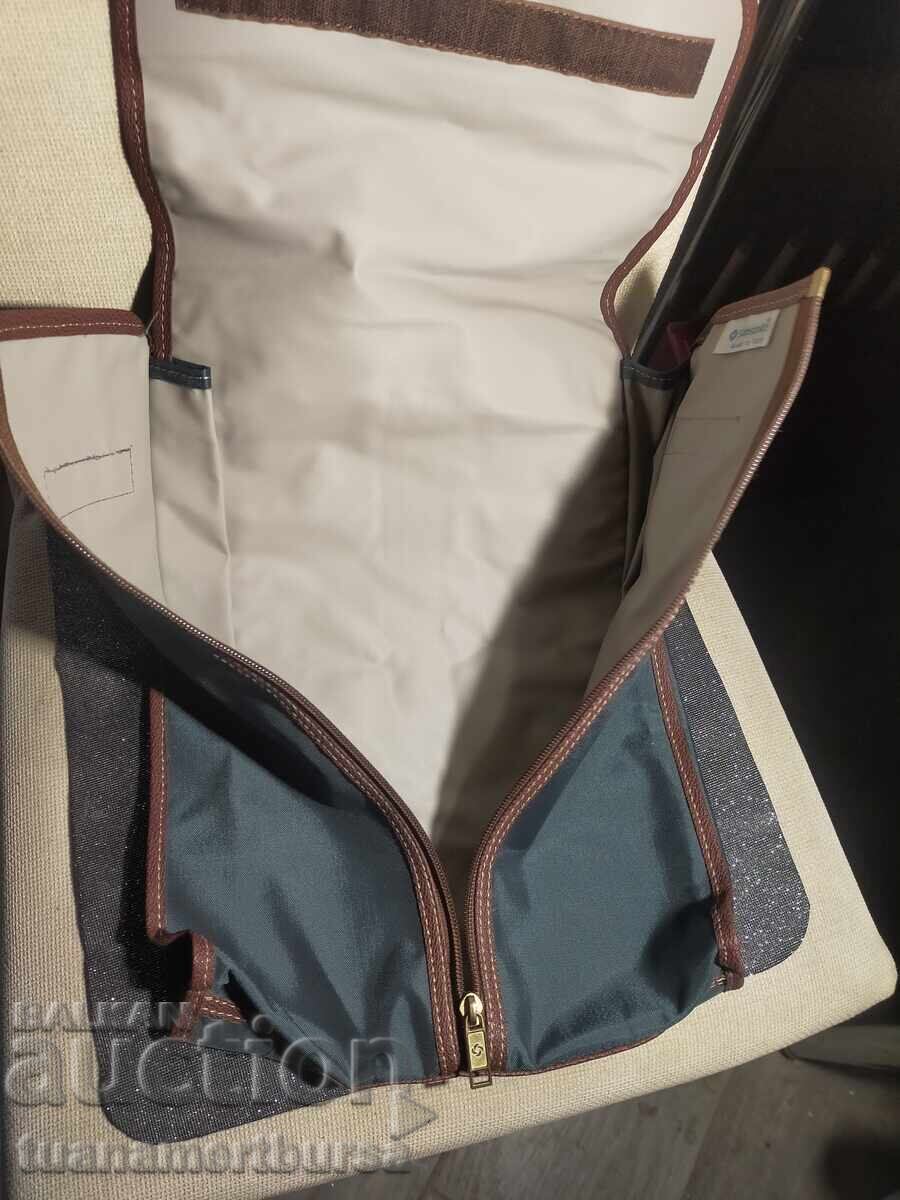 Organizator italian pentru genți cu preț € 18.00 | 35.20 BGN