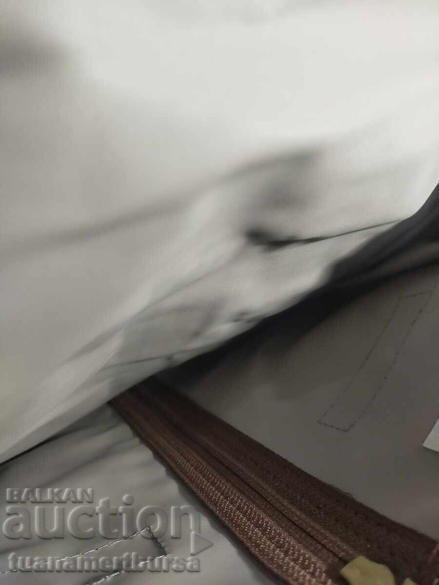 Licitație Organizator italian pentru genți