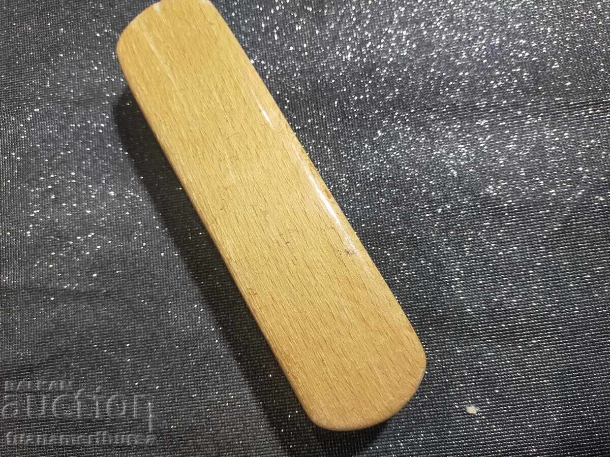 Licitație Perie din lemn