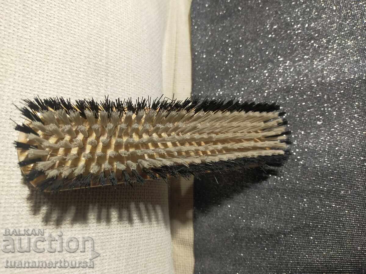 Livrarea Perie din lemn