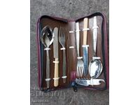 Διπλό σετ μαχαιροπίρουνων ταξιδίου