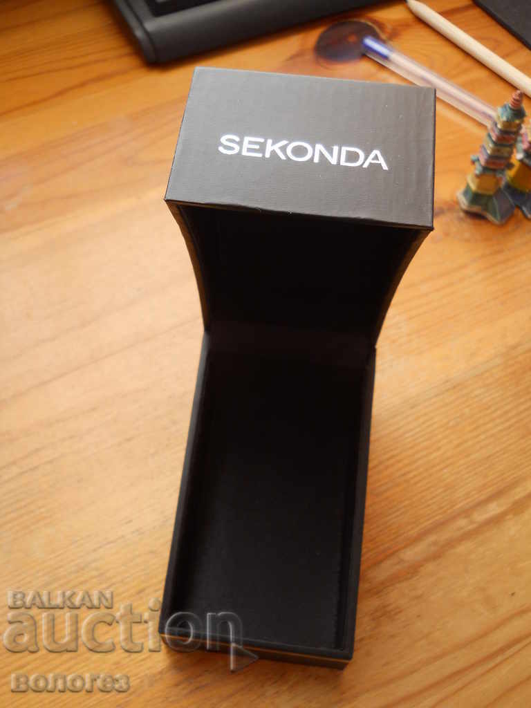 Auction  Luxury Watch Box "Sekonda"