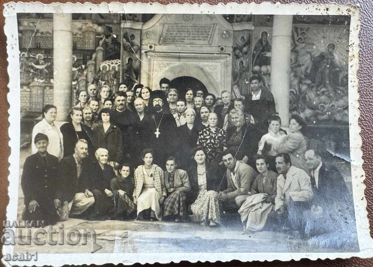 Licitație Mănăstirea Rila cu preoți