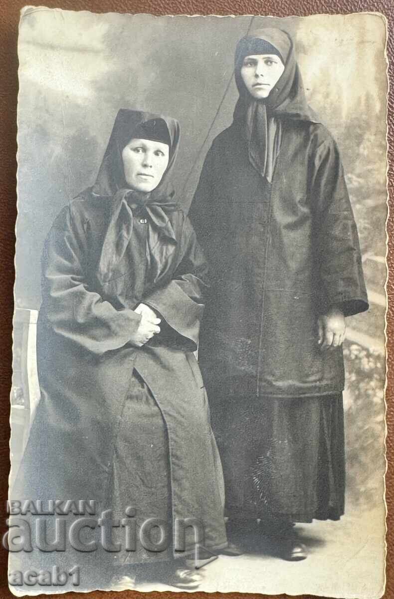 Казанлък две монахини