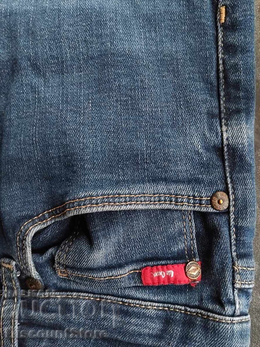 Γυναικείο τζιν Lee Cooper W 28 και L 32 (S) με τιμή € 0.90 | 1.76 BGN Γυναικείο τζιν Lee Cooper W 28 και L 32 (S) με τιμή € 0.90 | 1.76 BGN