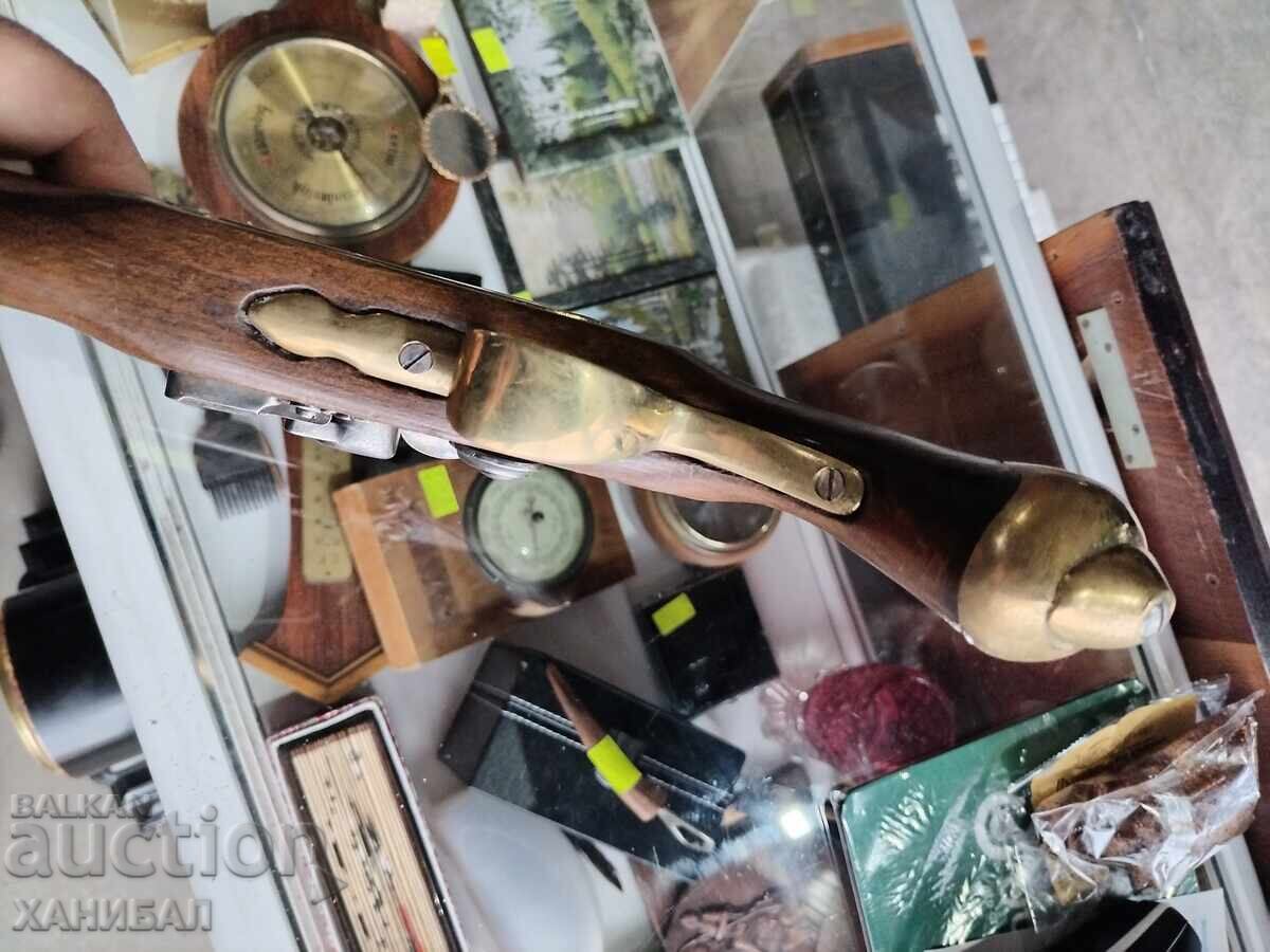 ΚΡΕΜΕΝ ΠΙΣΤΟΛΙ - 6